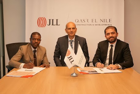 توقيع اتفاقية الشراكة بين قصر النيل وجيه إل إل